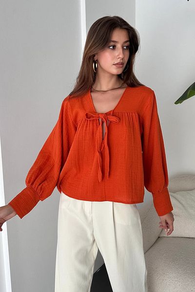 Fav Style Bluză de damă cu decolteu în V, cu mânecă lungă, detaliată, portocaliu