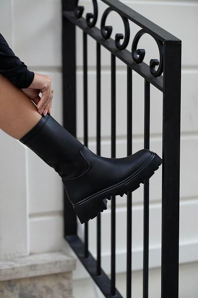 sovrana Thick Sole Stretch Boots Black