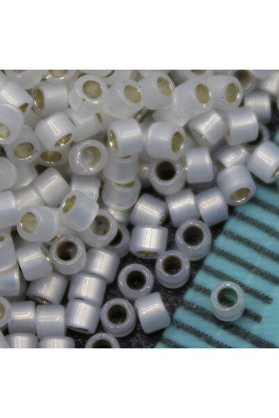 Miyuki Perla Delica 11-00 1,6 mm 3 gr Br: 124