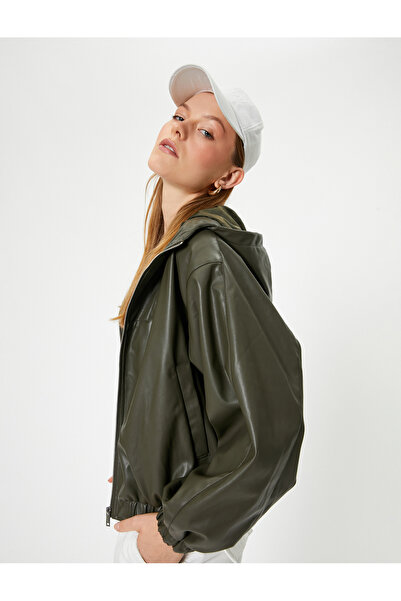 Koton Μπουφάν Bomber από συνθετικό δέρμα με κουκούλα, άνετη εφαρμογή με εσωτερικές τσέπες με φερμουάρ