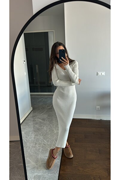 sinemkivanc co ZR Model Ekru Arkadan Bağlama Detaylı Triko Elbise