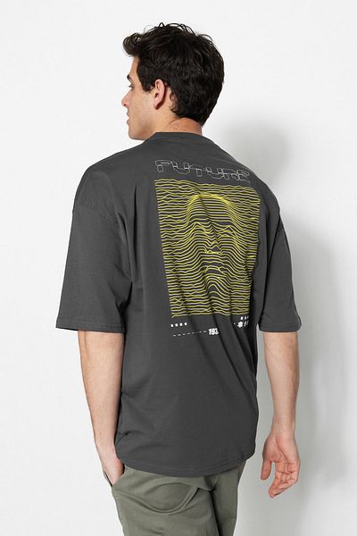 Trendyol Collection AnThraciTe Fluffy Printed Oversize T-Shirt - 100% Tinne TMNSS23TS00171