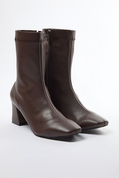 TRENDYOL SHOES Braune Stretch-Damenstiefel mit Reißverschluss und Blockabsatz TAKAW25BO00001