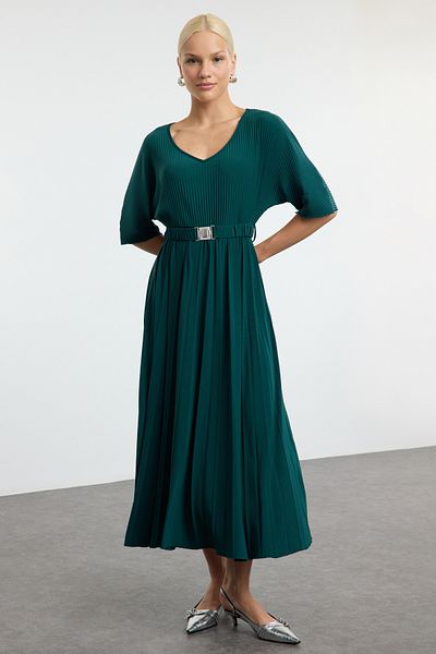 Trendyol Collection Ευέλικτο Σμαραγδένιο Πράσινο Μάξι Φόρεμα - Ζώνη για σκέιτερ, μανίκι τριών τετάρτων Twoaw25el00465