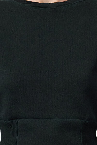 Trendyol Collection Navy Blue Relaxed/Comfortable Fit Crop Knitted Sweatshirt Twoaw25Sw00001