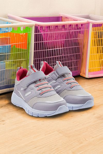 TRENDYOL SHOES Fehér kontrasztos tépőzáras nagy női gyerek gyerek tornacipő TAKAW25SN00045