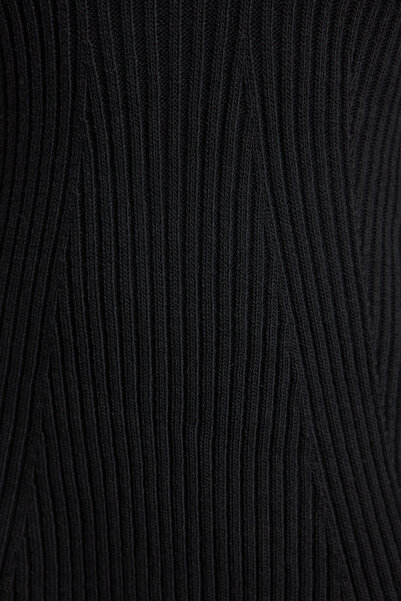 Trendyol Collection Černé mini úpletové šaty A-Line TWOAW25EL00030