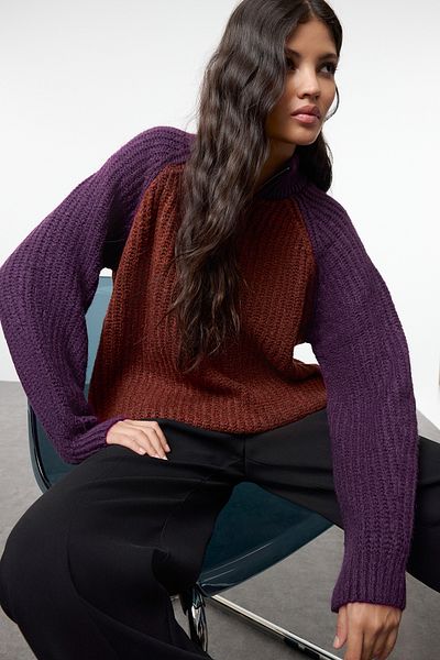 Trendyol Collection Pflaumenblockierter Strickpullover mit Reißverschluss – TWOAW25KZ00179