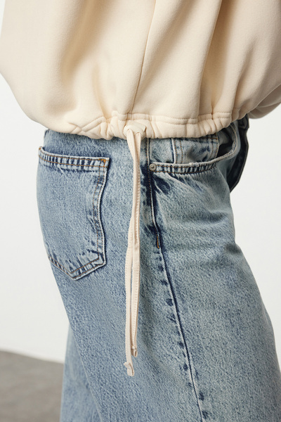 Trendyol Collection Hanorac tricotat de culoare piatră cu model confortabil și detaliu dop - TWOAW25SW00201