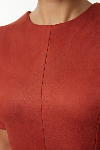 Trendyol Collection Μίντι σουέτ φόρεμα μονόχρωμο τούβλο - μανίκι τριών τετάρτων που ανοίγει από τη μέση TWOAW25EL00403