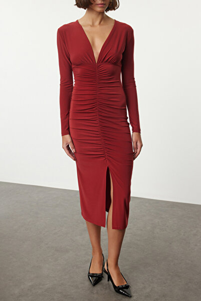 Trendyol Collection Pružné midi pletené šaty – rovná šňůrka, výstřih do V, délka midi – Twoaw24El00197