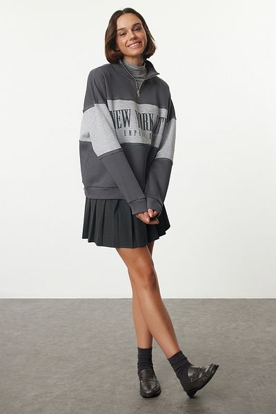 Trendyol Collection Fleece Anthracite Knitted Sweatshirt - Thick Inside, Printed TWOAW23SW00117