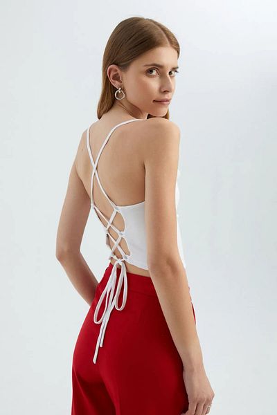Hiccup Λεπτό λουράκι Cami Top με λεπτομέρεια στην πλάτη
