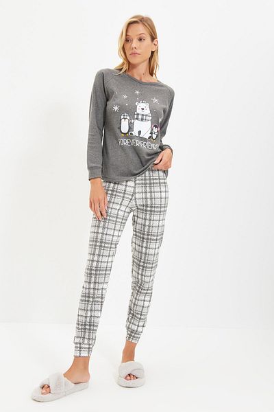 Trendyol Collection Pinguin bedrucktes, geräuchertes, kariertes Strick-Pyjama-Set – THMAW22PT0395
