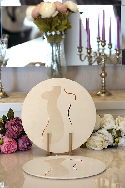 Realhomes 2-Piece Cream Background Women's Silhouette Drawing Digital Printed Modern Round Placemat & Placemat