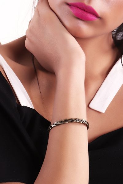 LABALABA Women's Antique Yellow Plated Knitted Textured Adjustable Bracelet