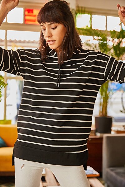 Olalook Dámská černá mikina s kapucí a pruhovaným bočním rozparkem SWT-19000410