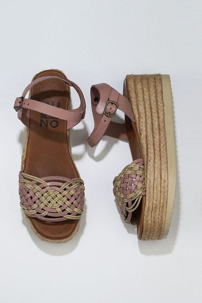 Bueno Shoes Pudra Deri Kadın Dolgu Topuklu Espadril Sandalet 01wu6109