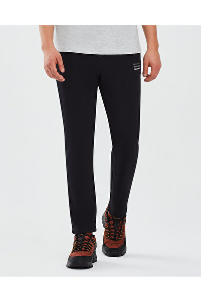 SKECHERS بنطال رياضي أسود للرجال من Essential M Slim Sweatpant S232237-001