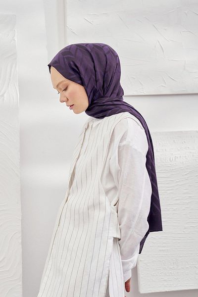 ARMANDA Italian Jacquard Zigzag Pattern Shawl - Plum