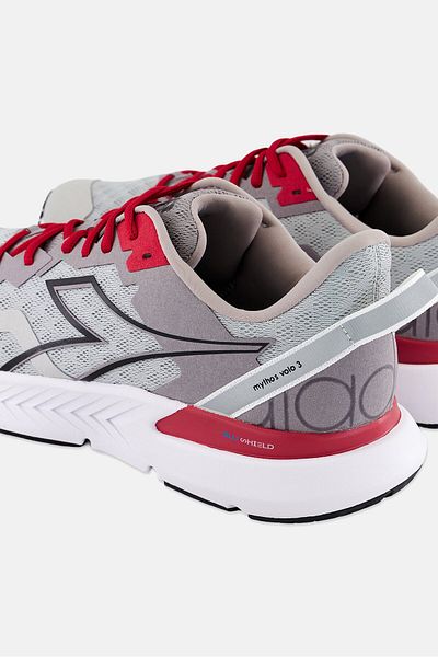 Diadora حذاء تدريب برباط للرجال، لون رمادي