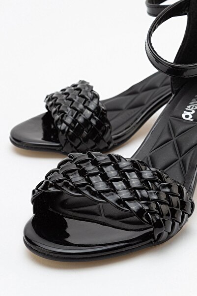 Ccway Dámské jednopáskové sandály na podpatku ČERNÁ lakovaná kůže