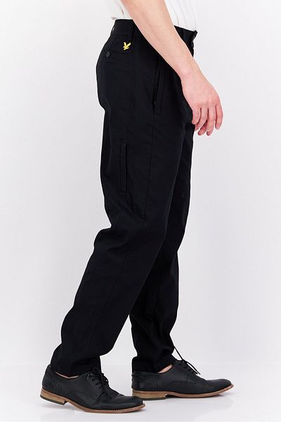 Lyle & Scott Men Regular Fit Plain Chino Pants, Black