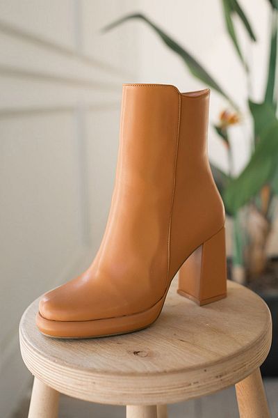 Parponi Γυναικείες δερμάτινες μπότες Blanca Square Toe Platform Camel