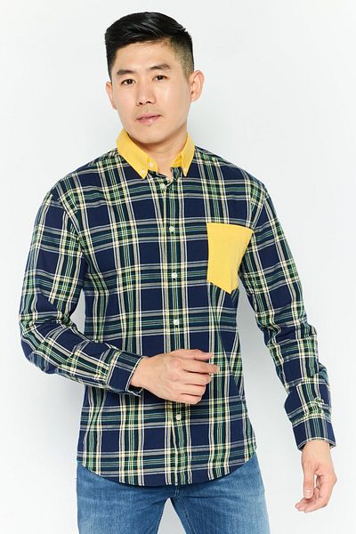 Lacoste Men Regular Fit Pointed Collar Long Sleeves Checkered Casual Shirt, Navy Combo