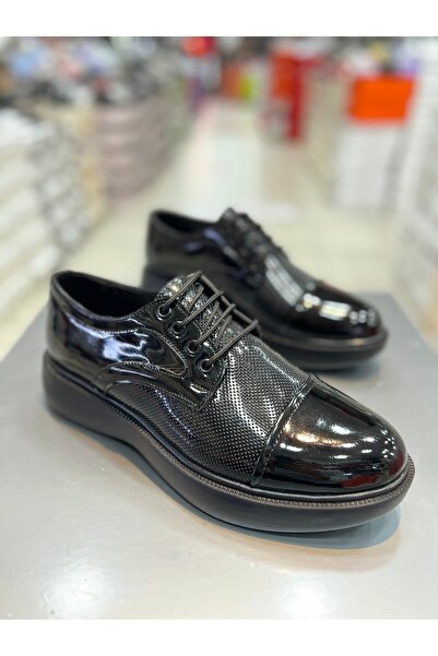 Hacıoğlu Ayakkabı أحذية رجالية ذات نعل عالٍ