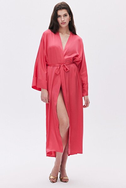 Feu De Elu Frappant Elu - ثوب طويل من الساتان باللون الوردي / كيمونو