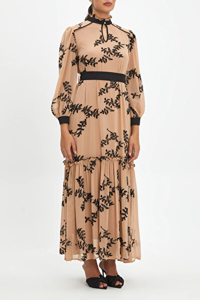 SERPİL Belden Kuşaklı Truvakar Kol Fırfırlı Çiçek Desenli Uzun Camel Siyah El...