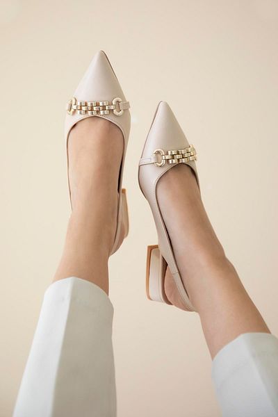 STRASWANS Elisa Women's Buckle Detail Leather Shoes Beige