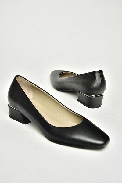 Fox Shoes T 908000703 Černé dámské boty na podpatku z pravé kůže