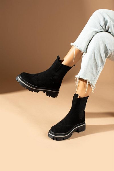 ShoeTek Maureen Women's Boots&bootie Black Suede with Front Pattern and Elastic Side