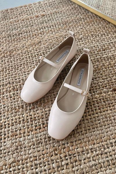 STRASWANS Smolder Women's Belt Detail Leather Ballerinas Beige