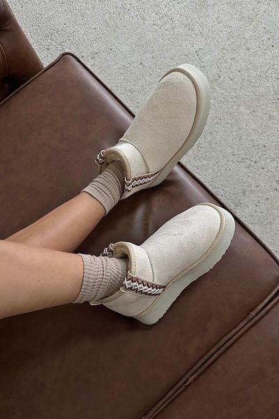STRASWANS Rosso Women's Furry Thick Sole Suede Ankle Boots Beige