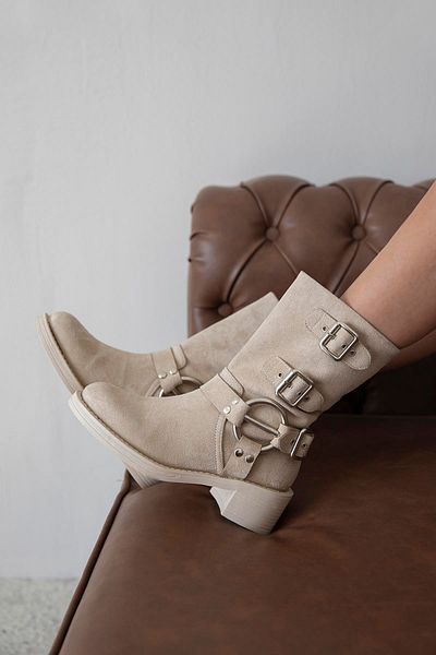 STRASWANS Senya Women's Accessory Detail Suede Boots Beige