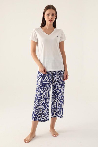 Arnetta 2940 Short Sleeve V-Neck Women's Capri Suit White