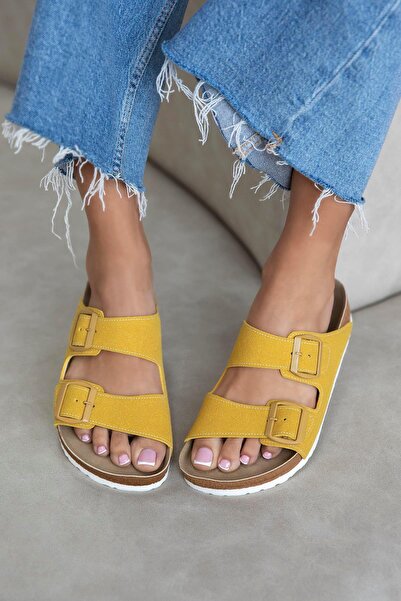 STRASWANS شبشب نسائي من Zahra مزود بإبزيم مريح للاستخدام اليومي باللون الأصفر