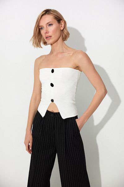 SHERIN White Belly Triangle Detailed Knitwear Bustier