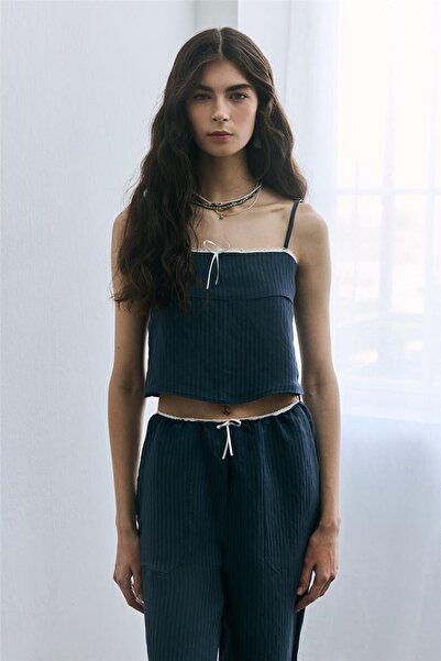 SHERIN Textured Bow Detailed Blouse