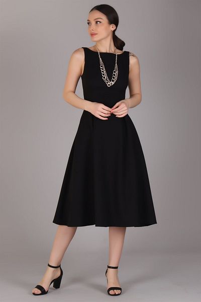 SWEETNESS Rochie de damă neagră cu buzunare plisate