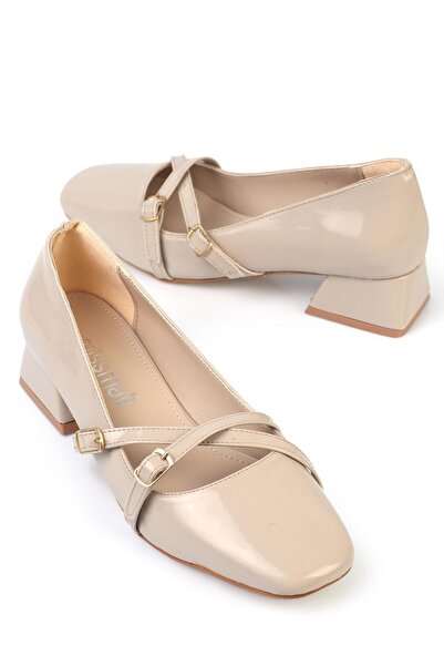 ShoeTek Дамски обувки Elvinya от бежова лачена кожа с дебел ток и кръстосана ...