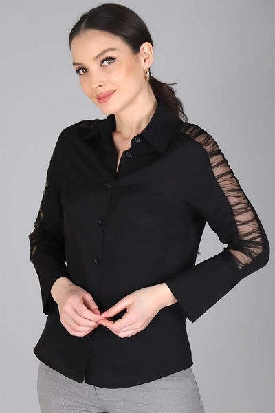 SWEETNESS Cămașă neagră de lycra pentru femei cu detaliu din tul pe mâneci
