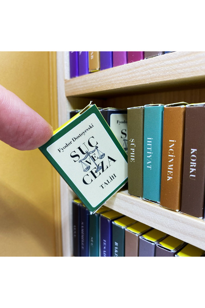 Çikolata Kütüphanesi Suç ve Ceza Temalı Ciltli Çikolata Kütüphanesi