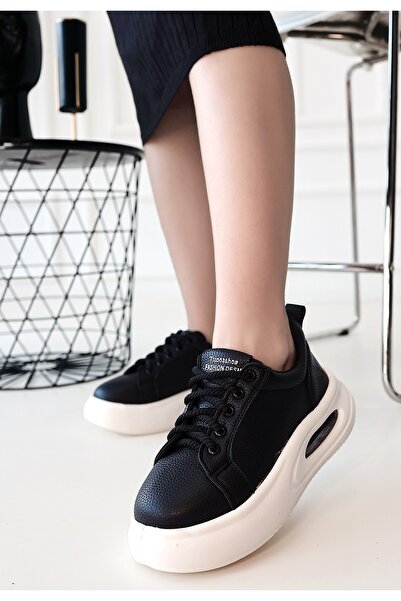 Erbilden Chris Black Leather Lace-Up Sneakers