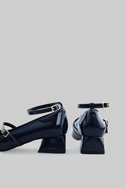 GULT حذاء راقصة الباليه الكلاسيكي بإبزيم نسائي