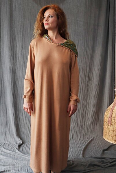 Su Koleksiyon Φόρεμα Maya με κουκούλα πλεκτό