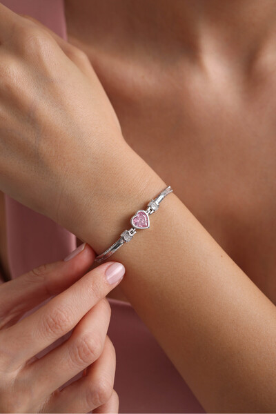 Nereze 925 Ayar Gümüş Balık Sırtı Model Zincirli Pembe Taşlı Kalp Bileklik
